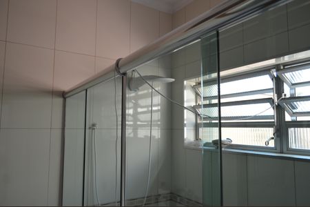 Casa à venda com 320m², 2 quartos e 10 vagasBanheiro Social