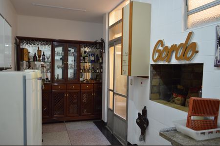 Casa à venda com 320m², 2 quartos e 10 vagasEdícula 