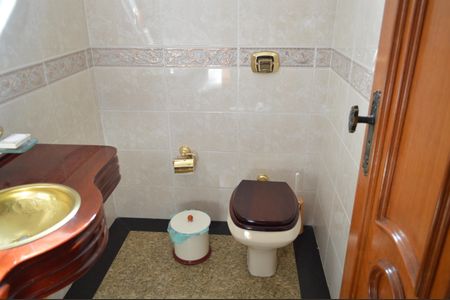 Casa à venda com 320m², 2 quartos e 10 vagasLavabo