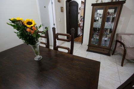 Casa à venda com 244m², 4 quartos e 3 vagasSala