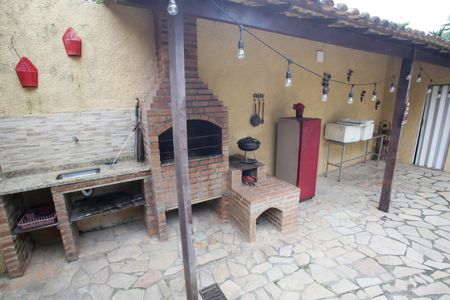 Casa à venda com 244m², 4 quartos e 3 vagasÁrea Externa