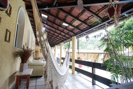 Casa à venda com 244m², 4 quartos e 3 vagasVaranda