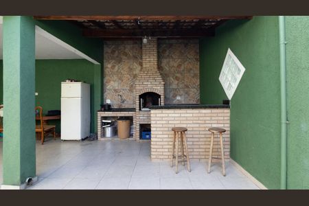 Casa à venda com 225m², 3 quartos e 2 vagas Casa à venda com 225m², 3 quartos e 2 vagasEspaço Gourmet - Casa 2