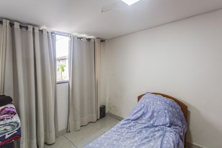 Casa à venda com 180m², 4 quartos e 2 vagas Casa à venda com 180m², 4 quartos e 2 vagasEdícula - Quarto