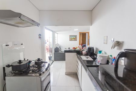 Casa à venda com 180m², 4 quartos e 2 vagas Casa à venda com 180m², 4 quartos e 2 vagasEdícula - Cozinha