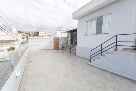 Casa à venda com 180m², 4 quartos e 2 vagas Casa à venda com 180m², 4 quartos e 2 vagasÁrea Externa