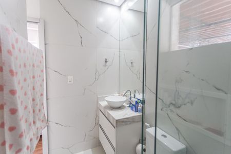 Casa à venda com 180m², 4 quartos e 2 vagas Casa à venda com 180m², 4 quartos e 2 vagasBanheiro da Suíte 1