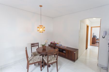 Casa à venda com 180m², 4 quartos e 2 vagas Casa à venda com 180m², 4 quartos e 2 vagasCopa