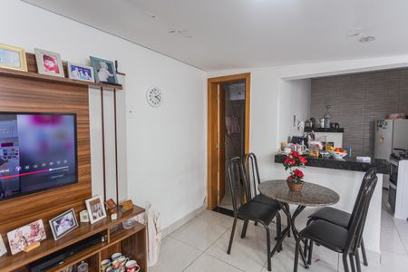 Casa à venda com 180m², 4 quartos e 2 vagas Casa à venda com 180m², 4 quartos e 2 vagasEdícula