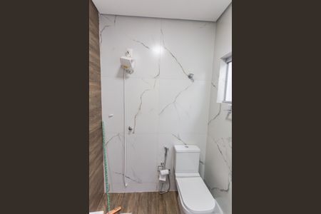 Casa à venda com 180m², 4 quartos e 2 vagas Casa à venda com 180m², 4 quartos e 2 vagasBanheiro da Suíte 2