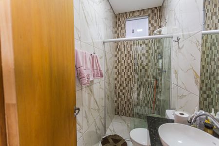 Casa à venda com 180m², 4 quartos e 2 vagas Casa à venda com 180m², 4 quartos e 2 vagasEdícula - Banheiro