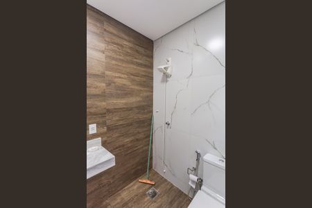 Casa à venda com 180m², 4 quartos e 2 vagas Casa à venda com 180m², 4 quartos e 2 vagasBanheiro da Suíte 2