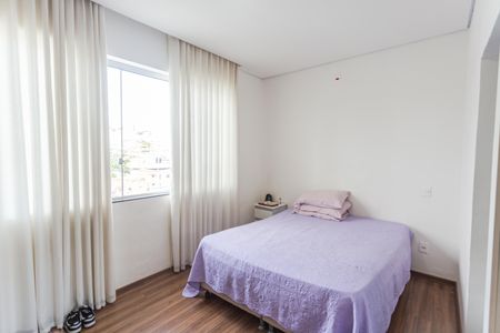 Casa à venda com 180m², 4 quartos e 2 vagas Casa à venda com 180m², 4 quartos e 2 vagasSuíte 1