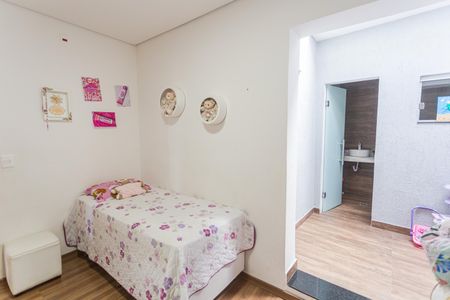 Casa à venda com 180m², 4 quartos e 2 vagas Casa à venda com 180m², 4 quartos e 2 vagasSuíte 2