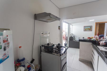 Casa à venda com 180m², 4 quartos e 2 vagas Casa à venda com 180m², 4 quartos e 2 vagasEdícula - Cozinha