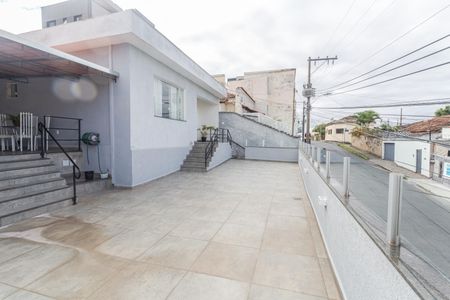 Casa à venda com 180m², 4 quartos e 2 vagas Casa à venda com 180m², 4 quartos e 2 vagasÁrea Externa