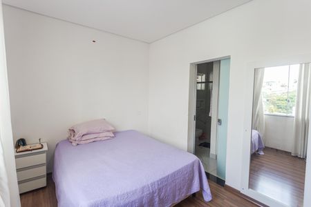 Casa à venda com 180m², 4 quartos e 2 vagas Casa à venda com 180m², 4 quartos e 2 vagasSuíte 1