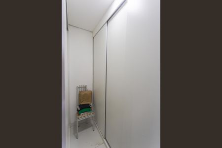 Casa à venda com 180m², 4 quartos e 2 vagas Casa à venda com 180m², 4 quartos e 2 vagasCloset da Suíte 1