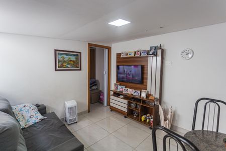 Casa à venda com 180m², 4 quartos e 2 vagas Casa à venda com 180m², 4 quartos e 2 vagasEdícula