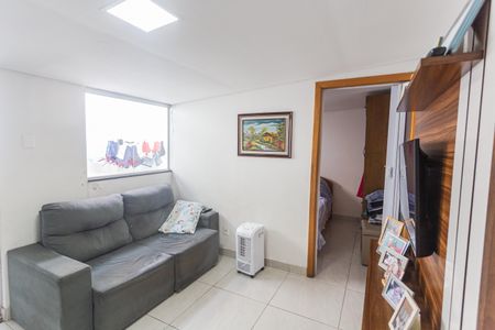 Casa à venda com 180m², 4 quartos e 2 vagas Casa à venda com 180m², 4 quartos e 2 vagasEdícula