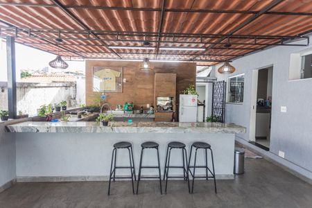 Casa à venda com 180m², 4 quartos e 2 vagas Casa à venda com 180m², 4 quartos e 2 vagasEspaço Gourmet