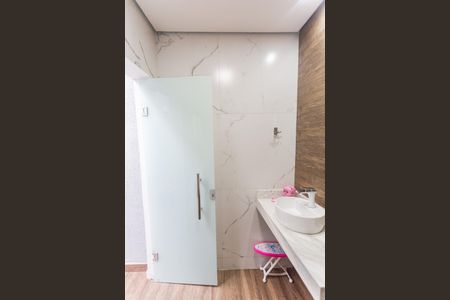 Casa à venda com 180m², 4 quartos e 2 vagas Casa à venda com 180m², 4 quartos e 2 vagasBanheiro da Suíte 2