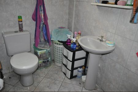 Casa à venda com 100m², 3 quartos e sem vagaBanheiro