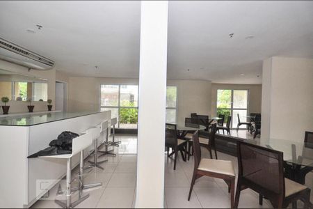 Apartamento à venda com 65m², 2 quartos e 1 vaga Apartamento à venda com 65m², 2 quartos e 1 vagaÁrea comum - Salão de festas
