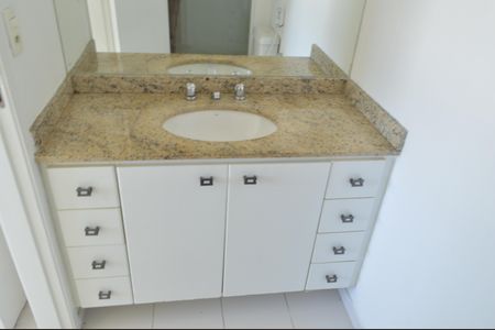 Apartamento à venda com 65m², 2 quartos e 1 vaga Apartamento à venda com 65m², 2 quartos e 1 vagaBanheiro da Suíte