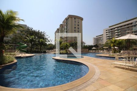 Apartamento à venda com 65m², 2 quartos e 1 vaga Apartamento à venda com 65m², 2 quartos e 1 vagaÁrea comum - Piscina