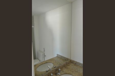Apartamento à venda com 65m², 2 quartos e 1 vaga Apartamento à venda com 65m², 2 quartos e 1 vagaBanheiro da Suíte
