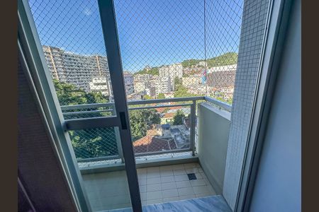 Apartamento à venda com 99m², 3 quartos e 1 vaga Apartamento à venda com 99m², 3 quartos e 1 vagaVaranda Sala