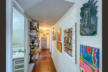 Apartamento à venda com 99m², 3 quartos e 1 vaga Apartamento à venda com 99m², 3 quartos e 1 vagaCorredor