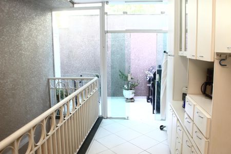 Casa à venda com 242m², 3 quartos e 3 vagasLavanderia