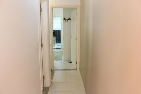 Casa à venda com 242m², 3 quartos e 3 vagasCorredor