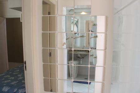 Casa à venda com 242m², 3 quartos e 3 vagasBanheiro da Suíte 2 Suite Americana