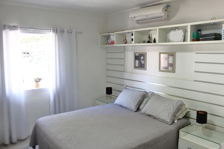 Casa à venda com 242m², 3 quartos e 3 vagasQuarto Suíte