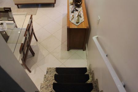 Casa à venda com 242m², 3 quartos e 3 vagasEscada