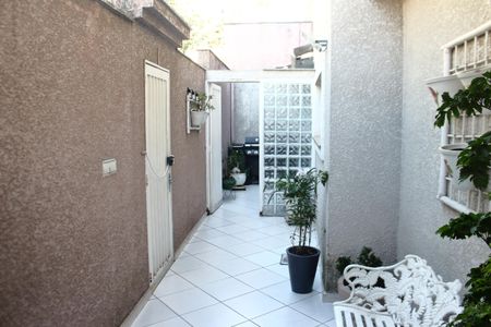 Casa à venda com 242m², 3 quartos e 3 vagasQuintal