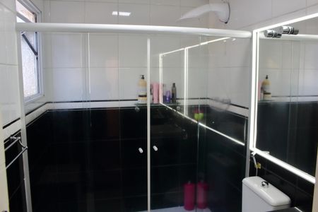 Casa à venda com 242m², 3 quartos e 3 vagasBanheiro da Suíte