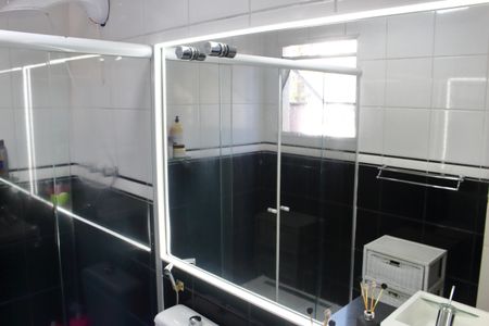 Casa à venda com 242m², 3 quartos e 3 vagasBanheiro da Suíte