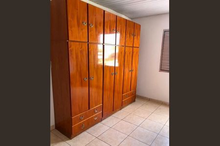 Casa à venda com 360m², 3 quartos e 5 vagas Casa à venda com 360m², 3 quartos e 5 vagasCasa fundos