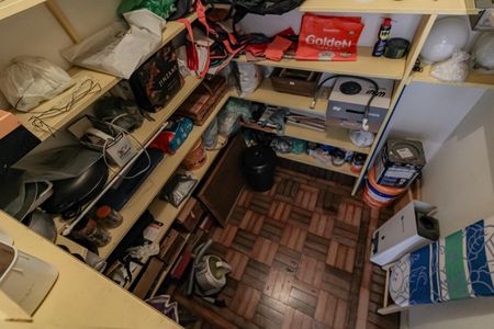 Apartamento à venda com 100m², 2 quartos e sem vaga Apartamento à venda com 100m², 2 quartos e sem vagaQuarto de Serviço