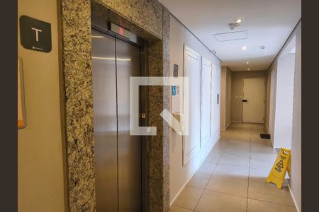 Apartamento à venda com 37m², 1 quarto e 1 vagaÁrea comum