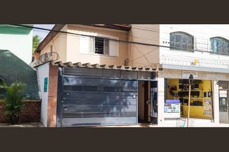 Casa à venda com 291m², 3 quartos e 2 vagas Casa à venda com 291m², 3 quartos e 2 vagasFachada
