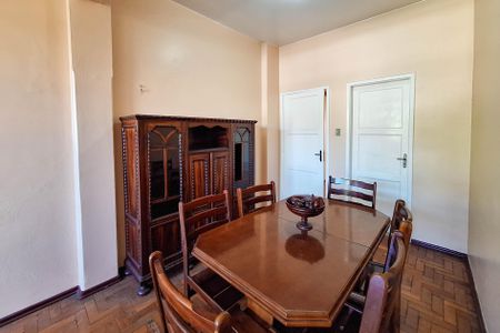 Apartamento à venda com 130m², 3 quartos e 1 vaga Apartamento à venda com 130m², 3 quartos e 1 vagaSala