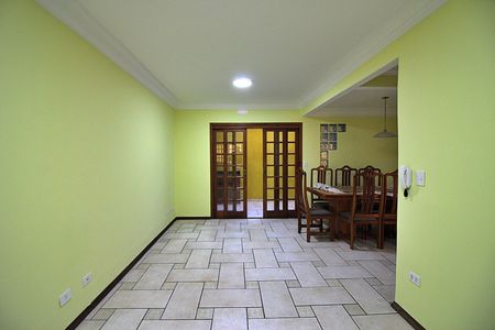 Casa à venda com 146m², 3 quartos e 2 vagasSala