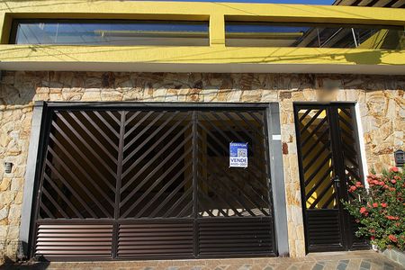 Casa à venda com 146m², 3 quartos e 2 vagasFachada e placa