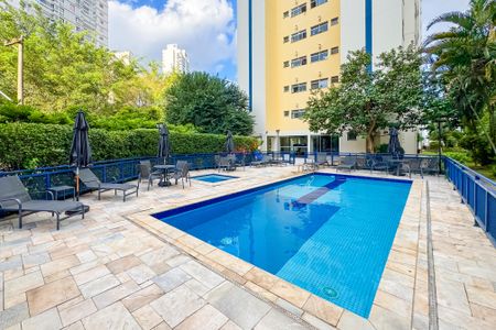 Apartamento à venda com 65m², 2 quartos e 1 vaga Apartamento à venda com 65m², 2 quartos e 1 vagaPiscina