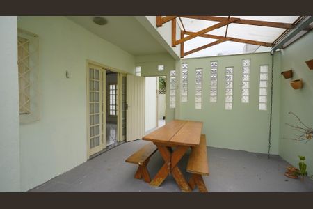 Casa para alugar com 200m², 4 quartos e 2 vagasPátio
